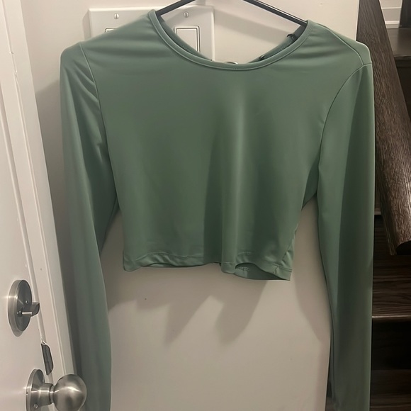 Women top - Picture 1 of 2